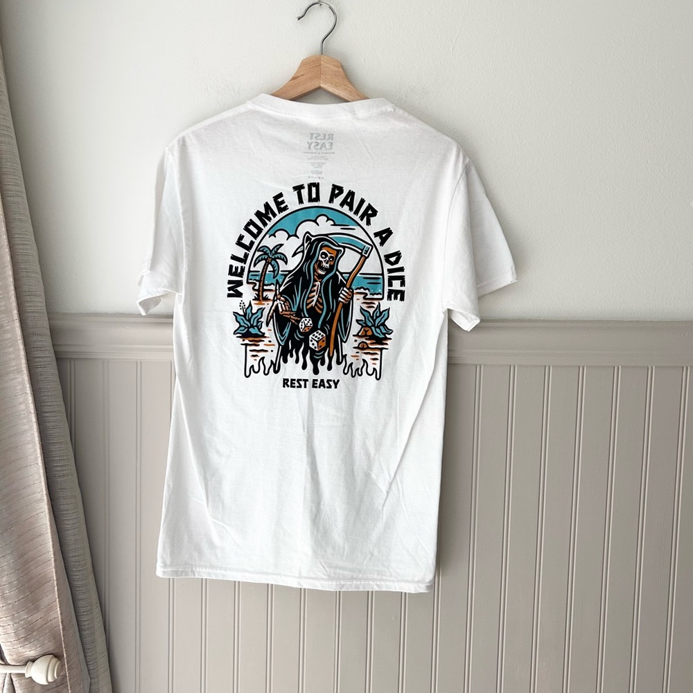 Tillys Rest Easy Men’s Small “Welcome to Pair A Dice” White Graphic Tee